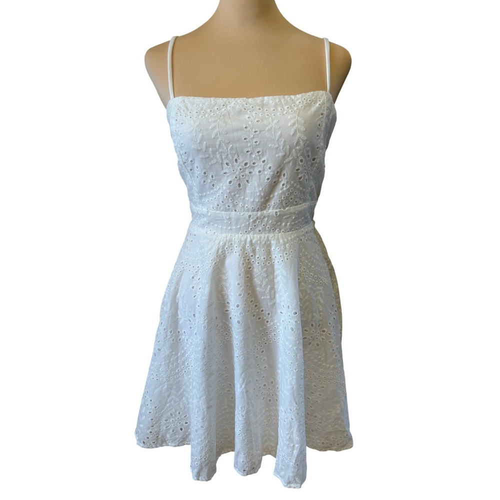 Windsor Dress Sz L White Eyelet Lace Cutout Tie Back Initiation Hoco Bridal NEW